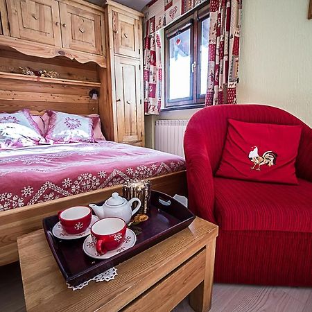 Le Thovex Bed and Breakfast La Thuile Exteriör bild