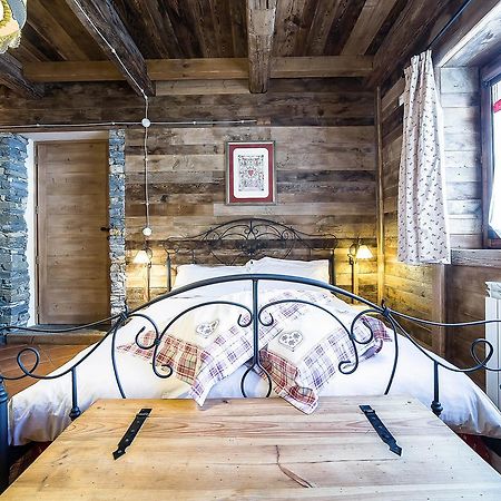 Le Thovex Bed and Breakfast La Thuile Exteriör bild