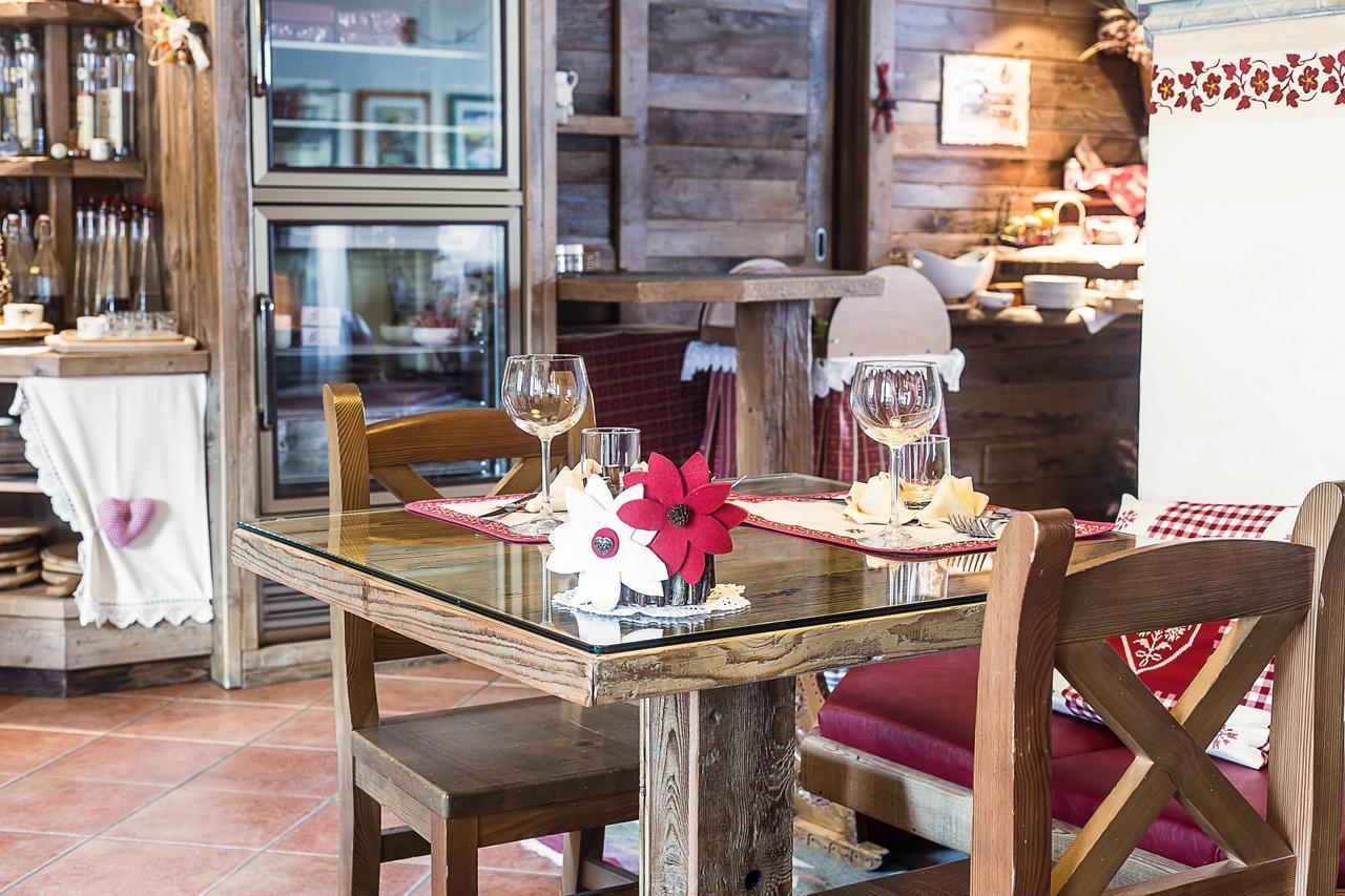 Le Thovex Bed and Breakfast La Thuile Exteriör bild