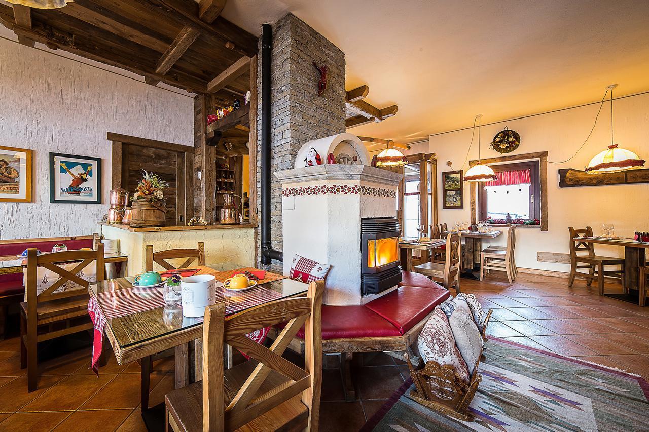 Le Thovex Bed and Breakfast La Thuile Exteriör bild