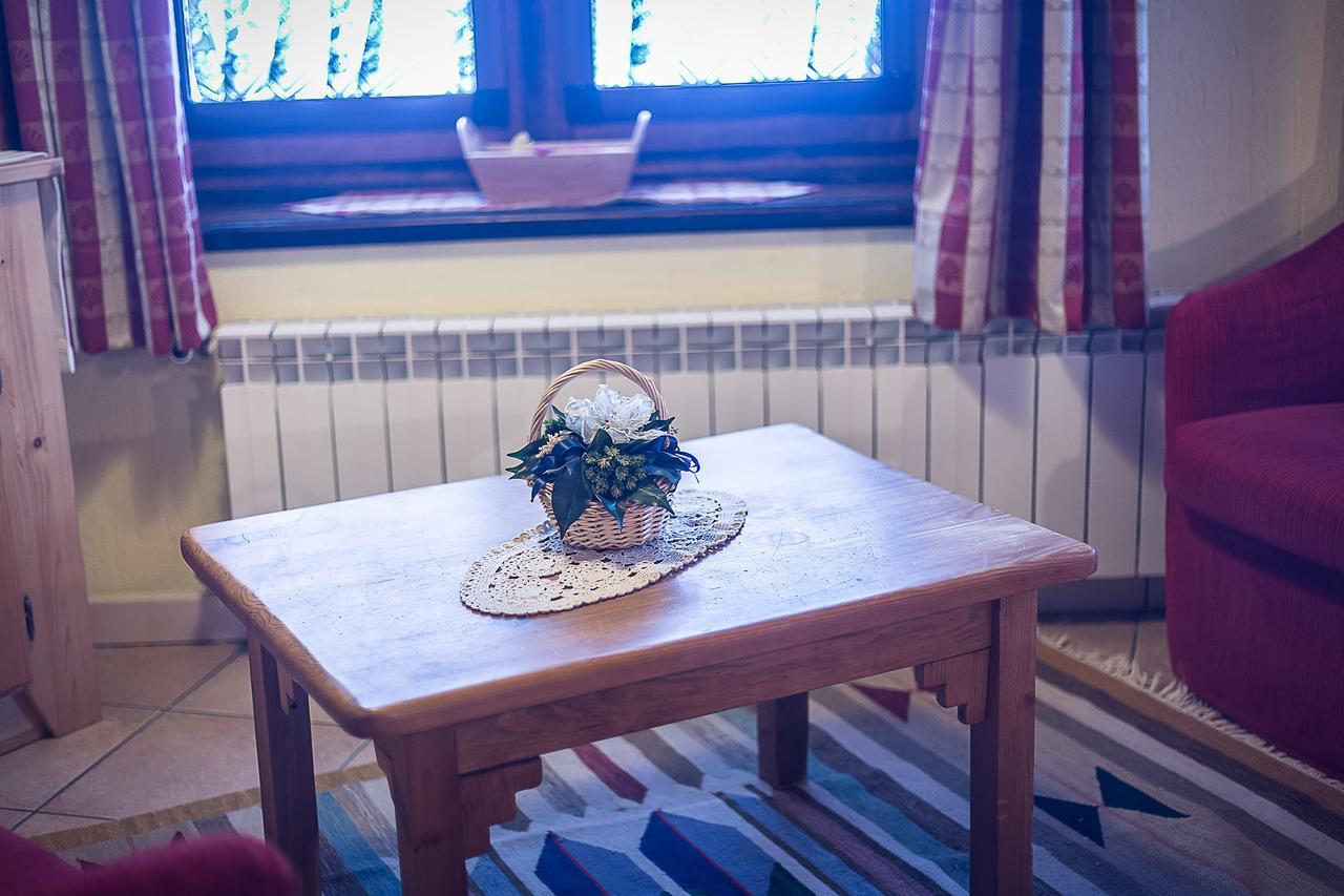 Le Thovex Bed and Breakfast La Thuile Exteriör bild