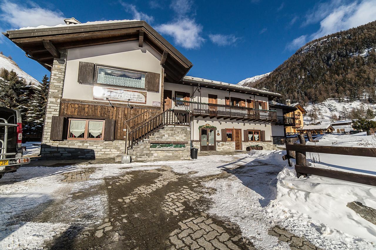 Le Thovex Bed and Breakfast La Thuile Exteriör bild