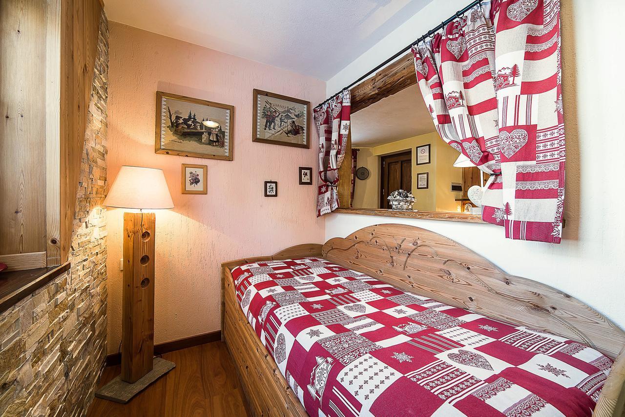 Le Thovex Bed and Breakfast La Thuile Exteriör bild